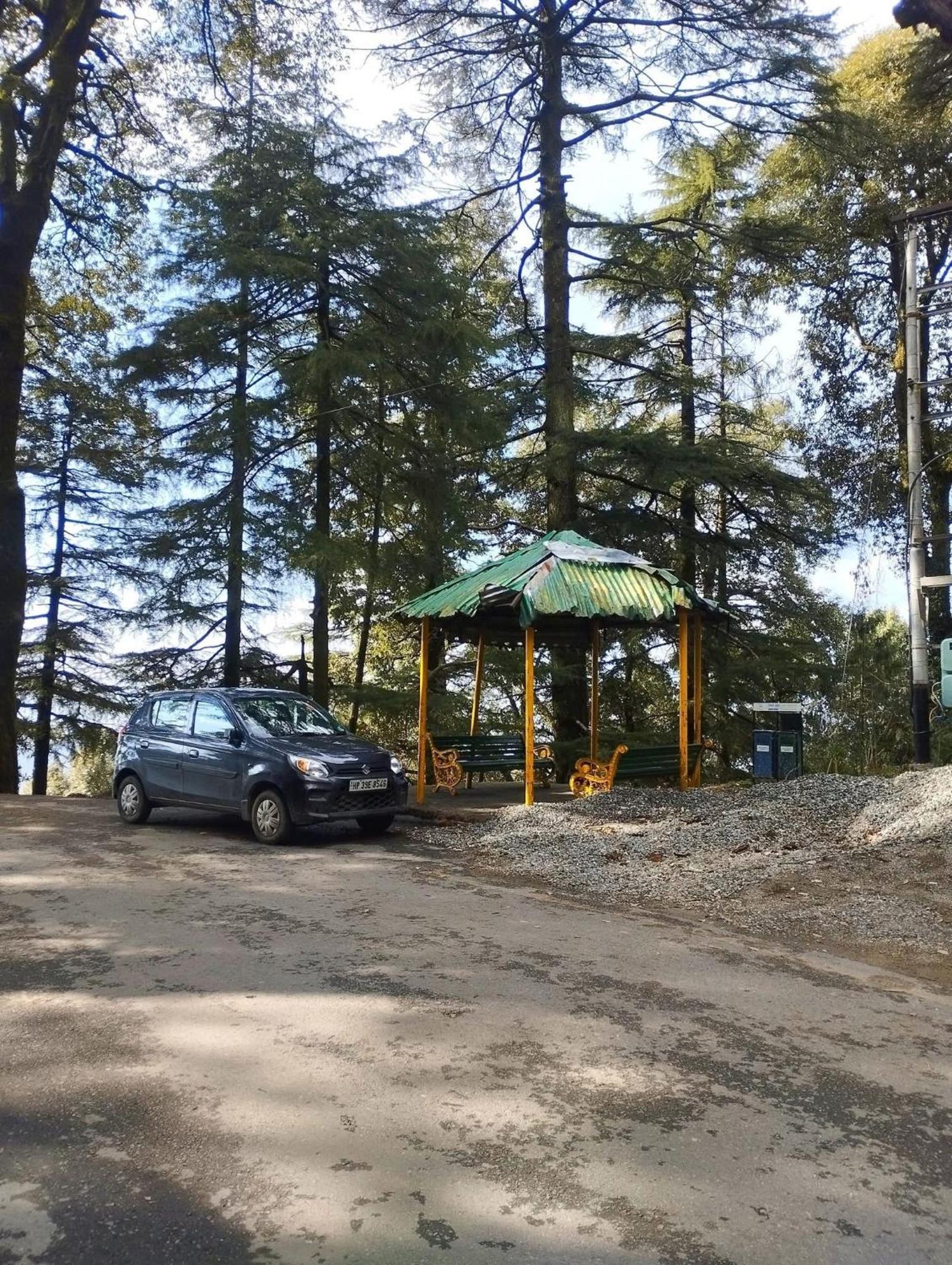 Aditya Homestay Далхаузи Екстериор снимка