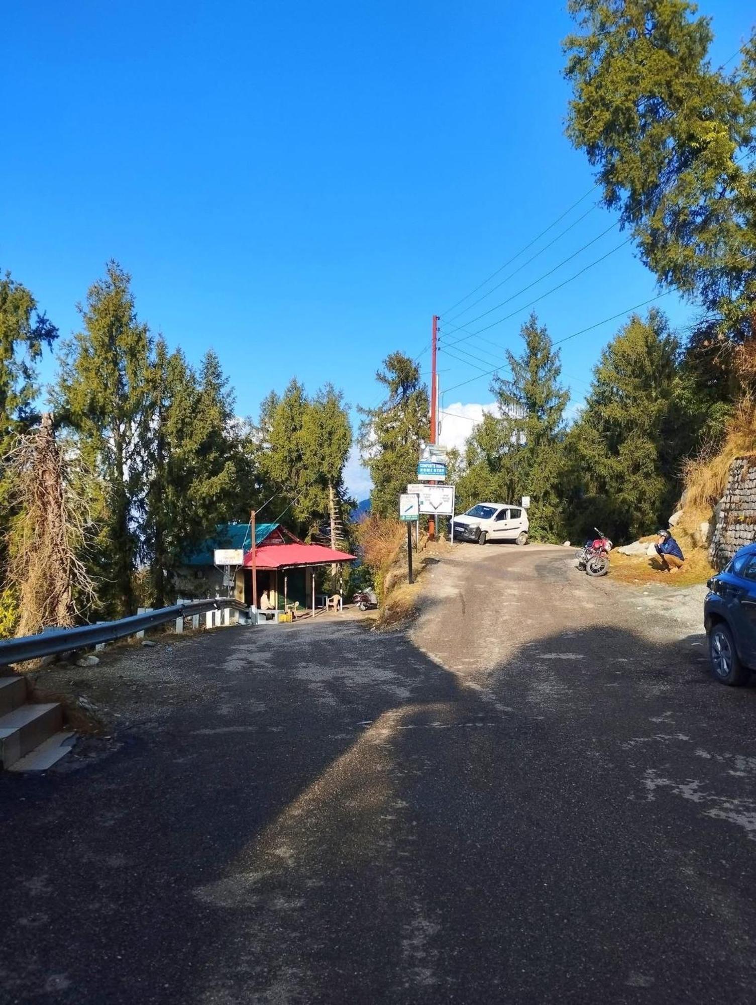 Aditya Homestay Далхаузи Екстериор снимка