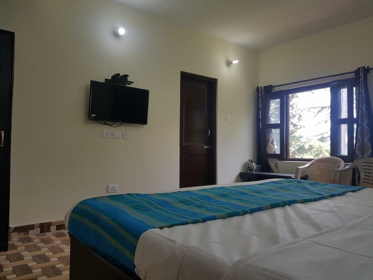 Aditya Homestay Далхаузи Екстериор снимка