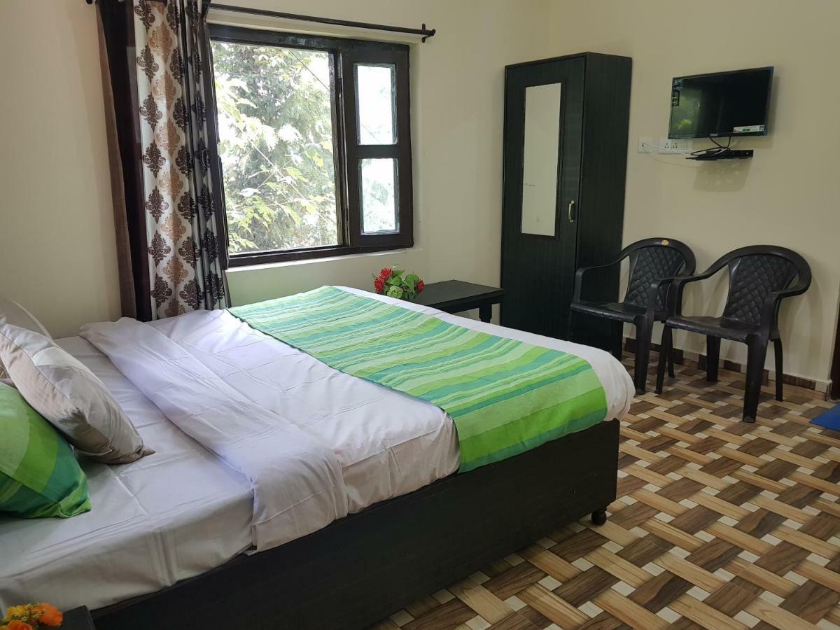 Aditya Homestay Далхаузи Екстериор снимка
