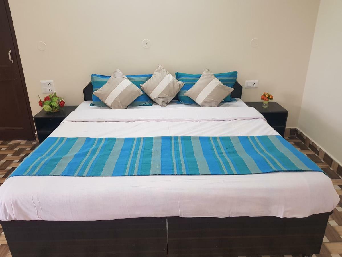 Aditya Homestay Далхаузи Екстериор снимка