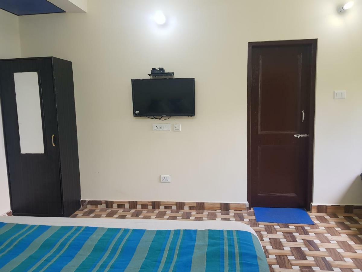 Aditya Homestay Далхаузи Екстериор снимка