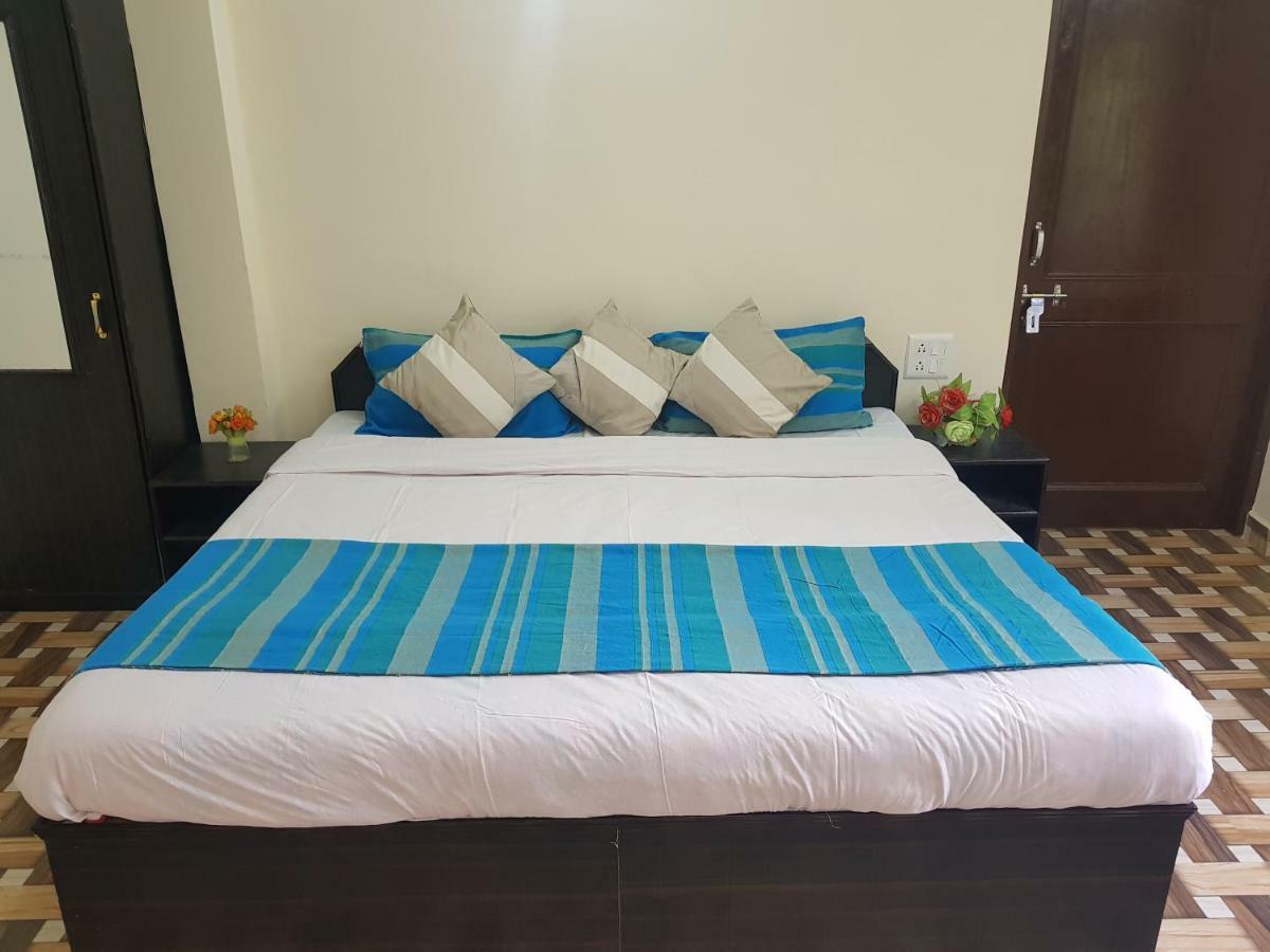 Aditya Homestay Далхаузи Екстериор снимка