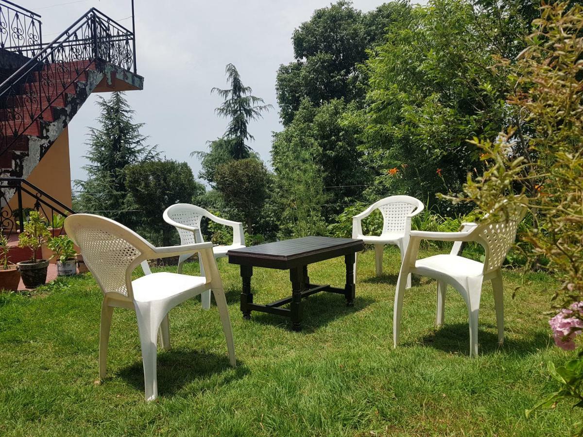 Aditya Homestay Далхаузи Екстериор снимка