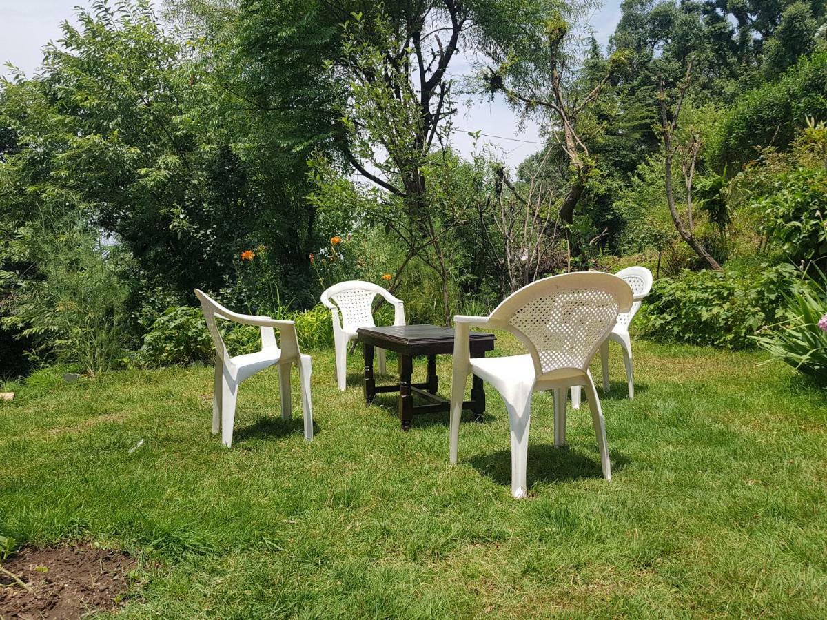 Aditya Homestay Далхаузи Екстериор снимка