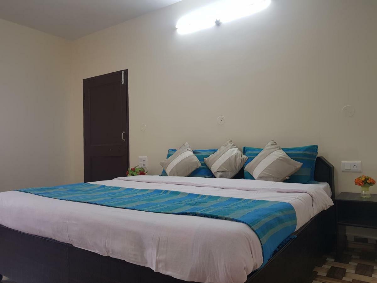 Aditya Homestay Далхаузи Екстериор снимка