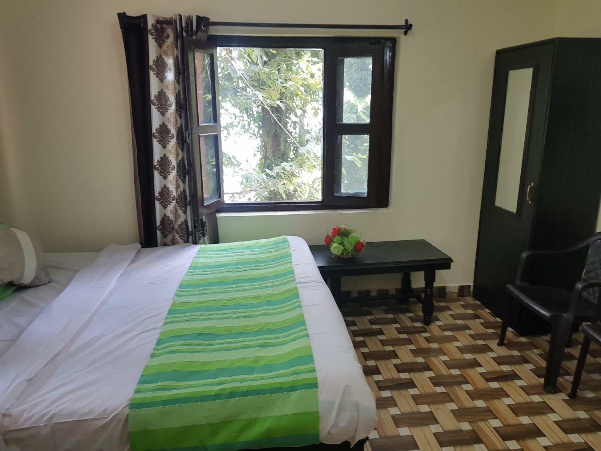 Aditya Homestay Далхаузи Екстериор снимка