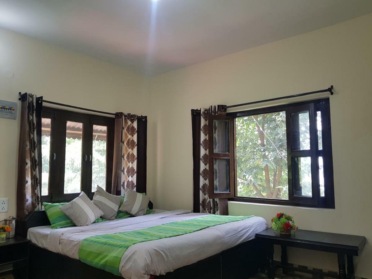 Aditya Homestay Далхаузи Екстериор снимка