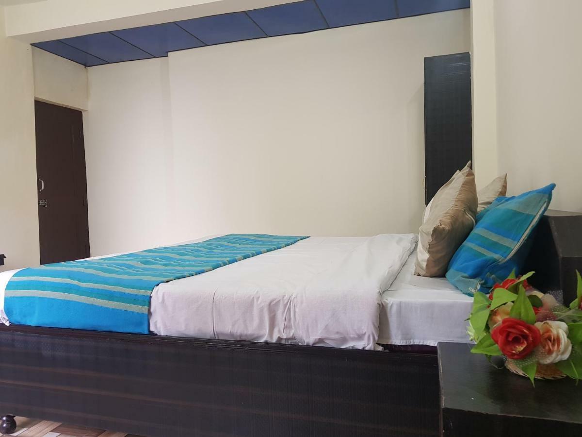 Aditya Homestay Далхаузи Екстериор снимка