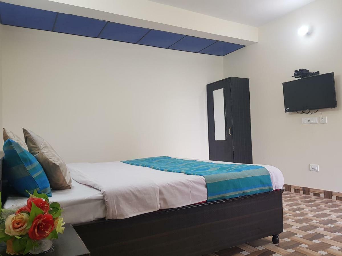 Aditya Homestay Далхаузи Екстериор снимка